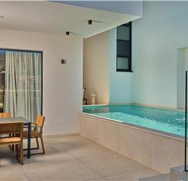 Selection of 5 bedroom seafront villas with pool on Ciovo near Trogir, sleeps 10